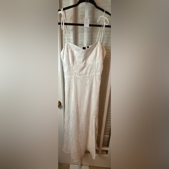 Jacquard Tie Sleeve Ivory Lulus Floral Metallic Stitched Dress-Size Medium - Picture 6 of 16